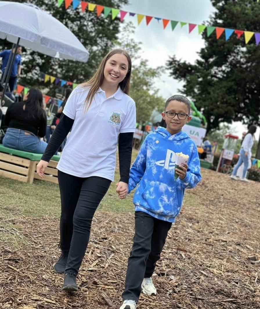 Acompañamiento de niñera en evento con niño